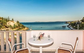 B&B Mitilini Central Station