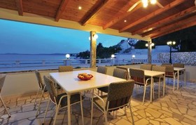 B&B Mitilini Central Station