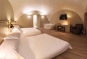 Caruso Place Boutique & Wellness Suites