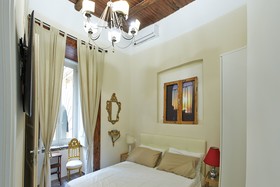 Corso 211 Beds & Suites