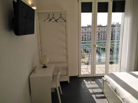 Delia Rooms & Gallery