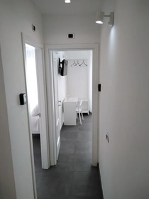 Delia Rooms & Gallery