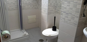 Departure Rooms & Hostels