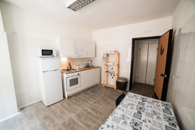 Departure Rooms & Hostels