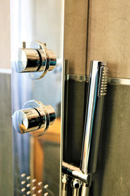 Hermes Rooms For Tourists