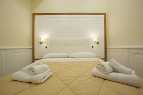 La Corte Dei Borboni