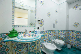 La Corte Dei Borboni