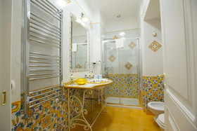 La Corte Dei Borboni