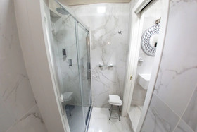 Leone Camere D'autore