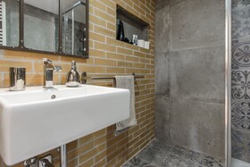 Stay In Naples Flats