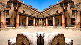 Napoli Squares Suites