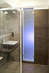 Riviera Luxury Suites