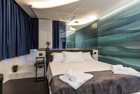 The Boutique Napoli Suite