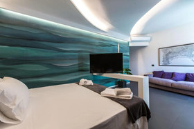 The Boutique Napoli Suite