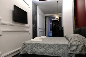 The Boutique Napoli Suite