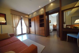 Suites & Residence Hotel