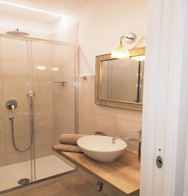 La Piccola Perla Rooms