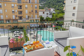 Les Suites des Tout le Monde