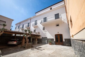 Palazzo Caracciolo Del Sole