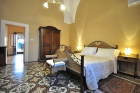 Felline In Bed & Breakfast