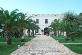 Villa Hermosa Resort