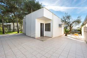 Villetta la Pineta by Barbar House