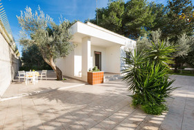 Villetta la Pineta by Barbar House