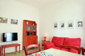 The Courtyard - Rosa