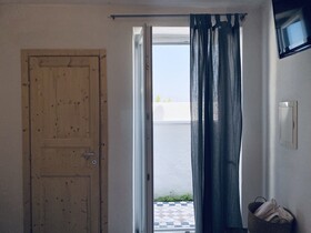 Black Market Hotel