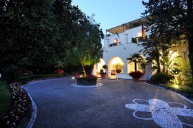 Villa Durrueli Resort & Spa