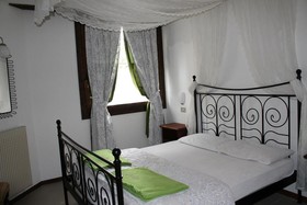 Jolly Residence