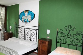 Jolly Residence