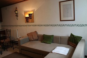 Jolly Residence