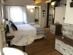 Nicomat Rooms