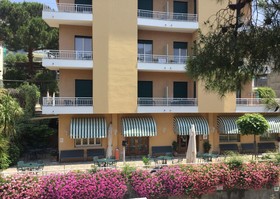 Hotel Adriana