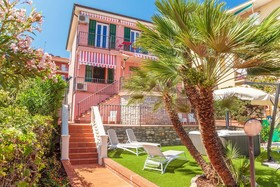 Villa Magnolia Costarainera