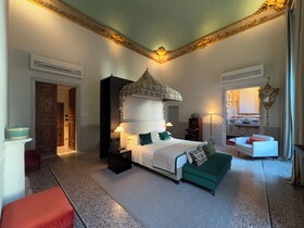 Hotel Palazzo Durazzo Suites