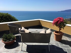 Villa Riviera Resort
