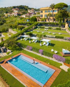 Villa Riviera Resort