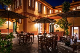 Villa Riviera Resort