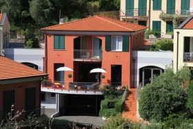 Baia Blu RTA Residence