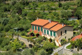 Baia Blu RTA Residence