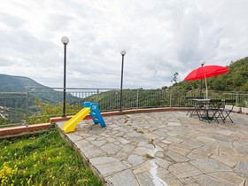 Traditional Holiday Home in Moneglia With Private Terrace