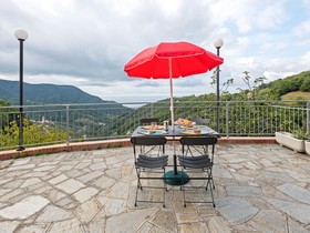 Traditional Holiday Home in Moneglia With Private Terrace