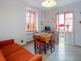 Traditional Holiday Home in Moneglia With Private Terrace