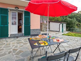 Traditional Holiday Home in Moneglia With Private Terrace