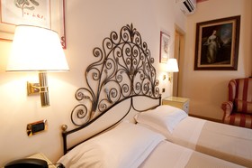 Hotel Jolanda
