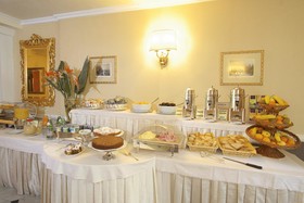 Hotel Jolanda