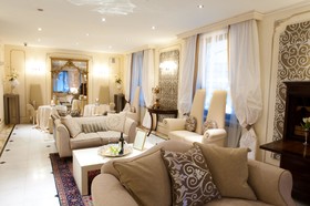 Hotel Jolanda