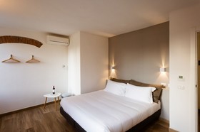 Sarzana's Rooms